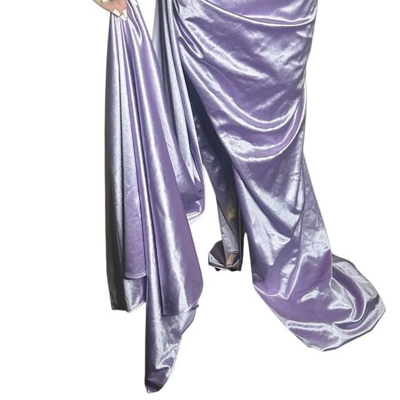 NWT Ladivine By Cinderella Divine Lavender Prom Long Gown Size 4 Satin Beaded - Picture 12 of 14
